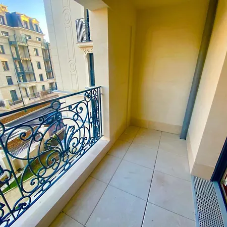 Near Panorama And Paris Appartement