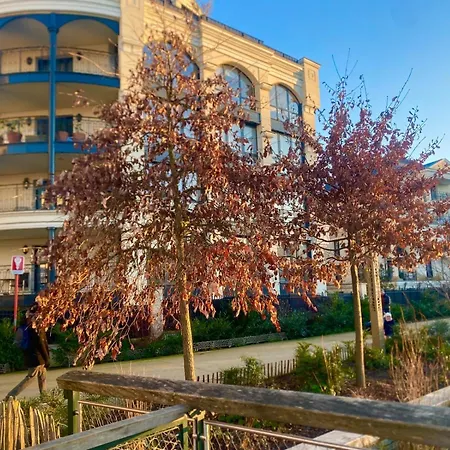 Near Panorama And Paris Clamart